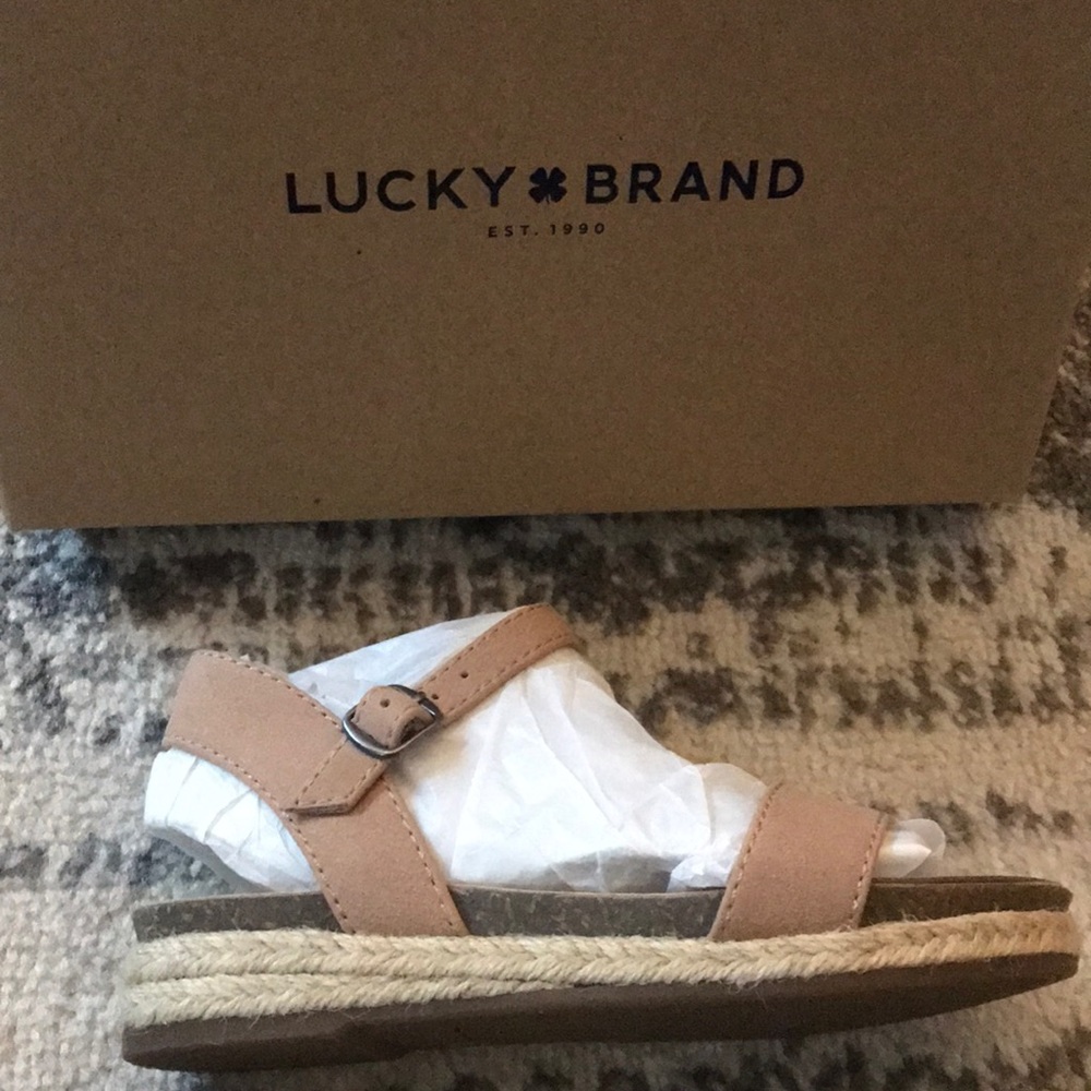 Girls shoes